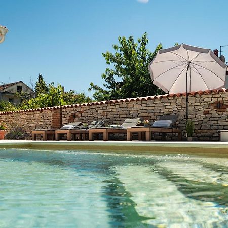 Ferienwohnungen VI La Mare With Heated Pool 扎达尔 外观 照片
